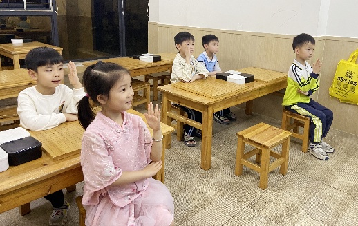 小棋手上起課來非常投入，勤奮認(rèn)真的你，必定收到累累的碩果_副本.jpg